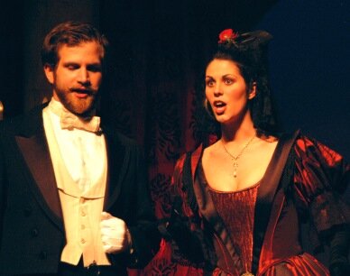 Alon Eshet and Sara DiGirolamo as the Doctor and Flora